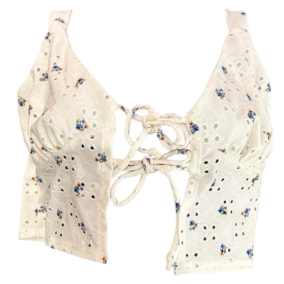 Windsor Women's White and Floral Front Lace Up Top Size Medium - Picture 1 of 11